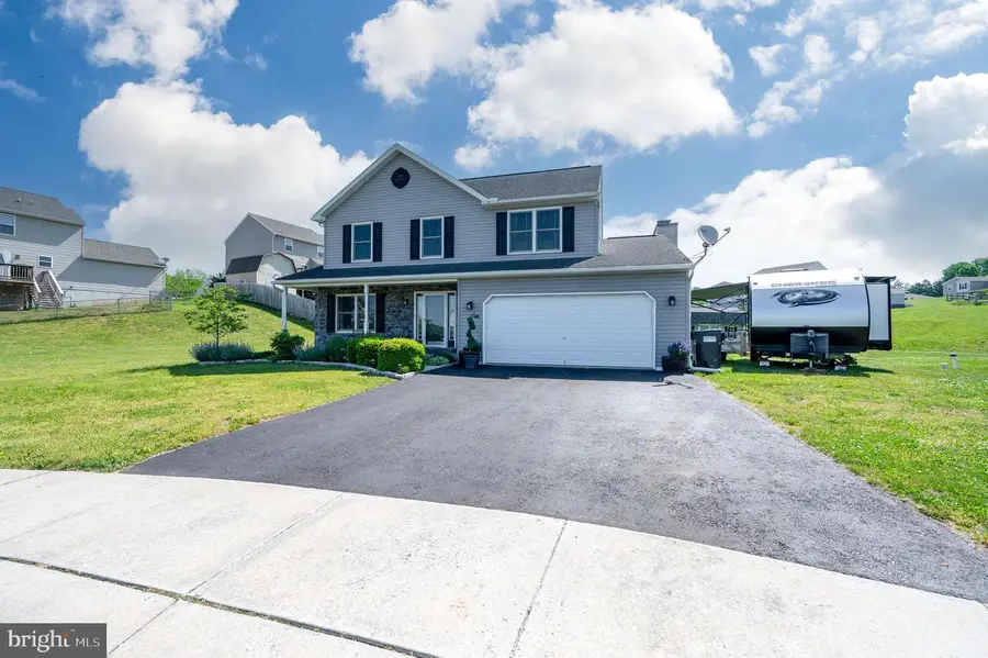 18 Albans Ct, Bernville, PA 19506 - #2