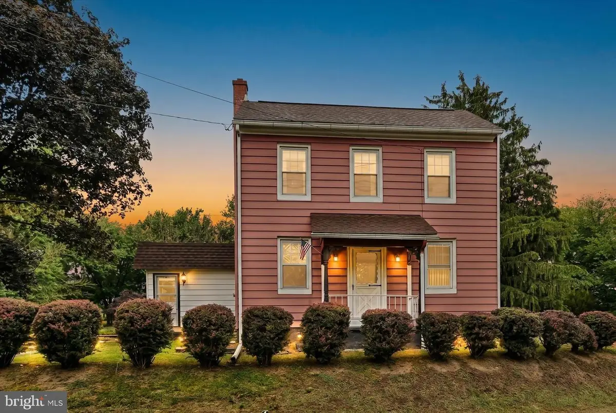 809 Water St, Shoemakersville, PA 19555 - #1