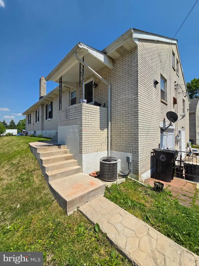 300 Melrose Ave, Reading, PA 19606 - #3