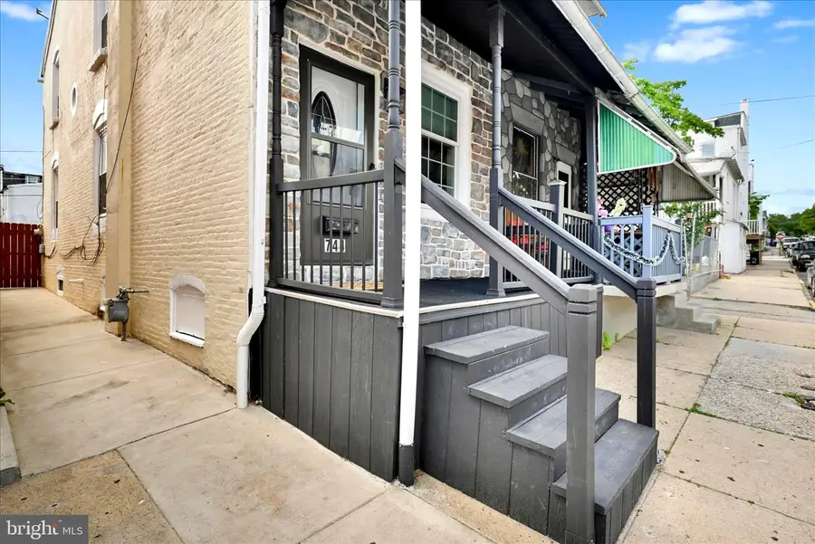 744 Pear St, Reading, PA 19601 - #3