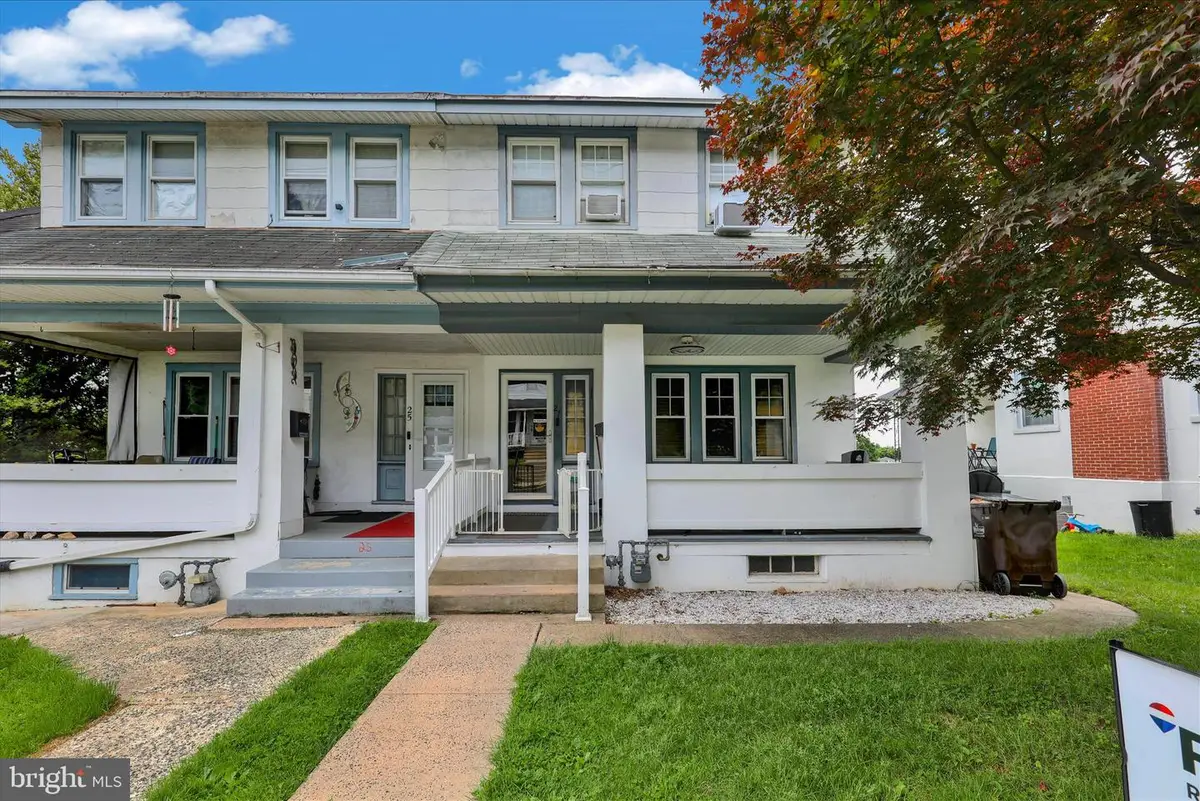 27 W 33rd St, Reading, PA 19606 - #1