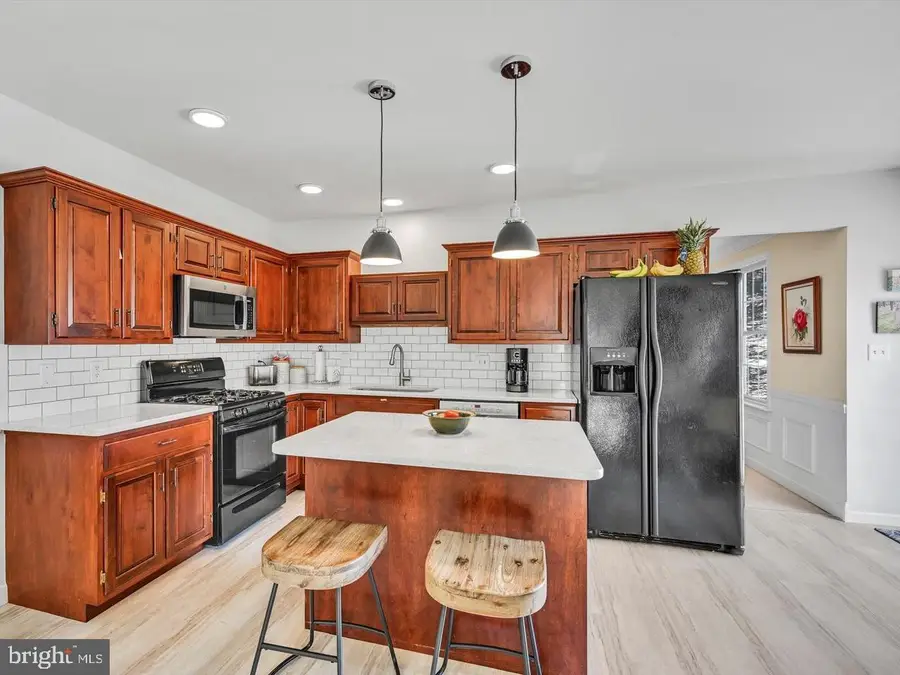 3121 S Wagner Cir, Sinking Spring, PA 19608 - #2