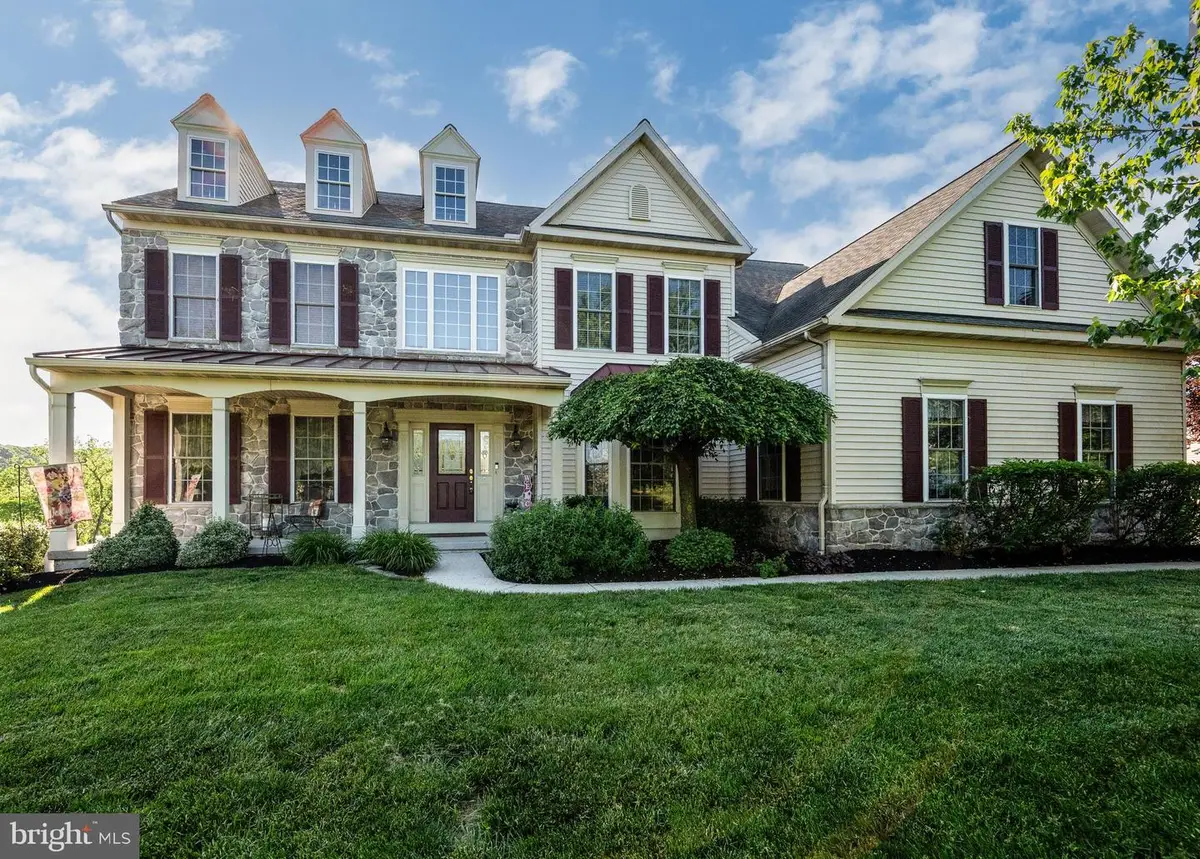 33 Sweetwater Ln, Wernersville, PA 19565 - #1