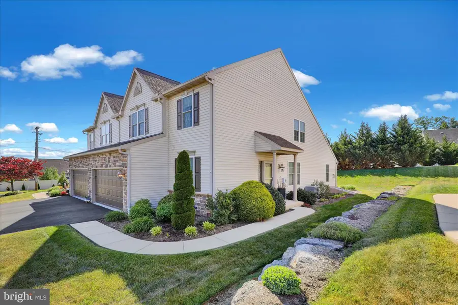67 Regina Dr, Reading, PA 19608 - #2