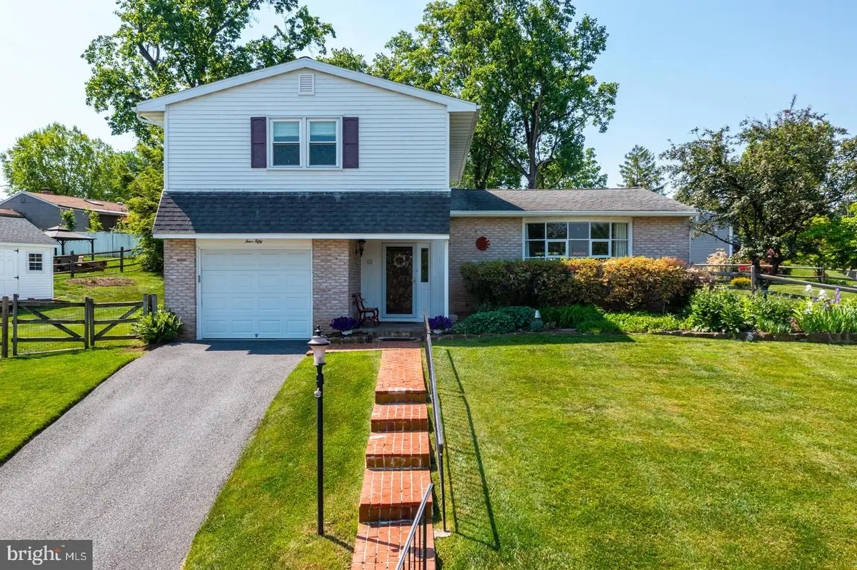 450 Silver Brook Dr, Birdsboro, PA 19508 - #1