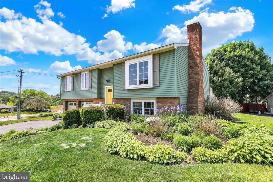 925 Hearthstone Ln, Reading, PA 19608 - #3