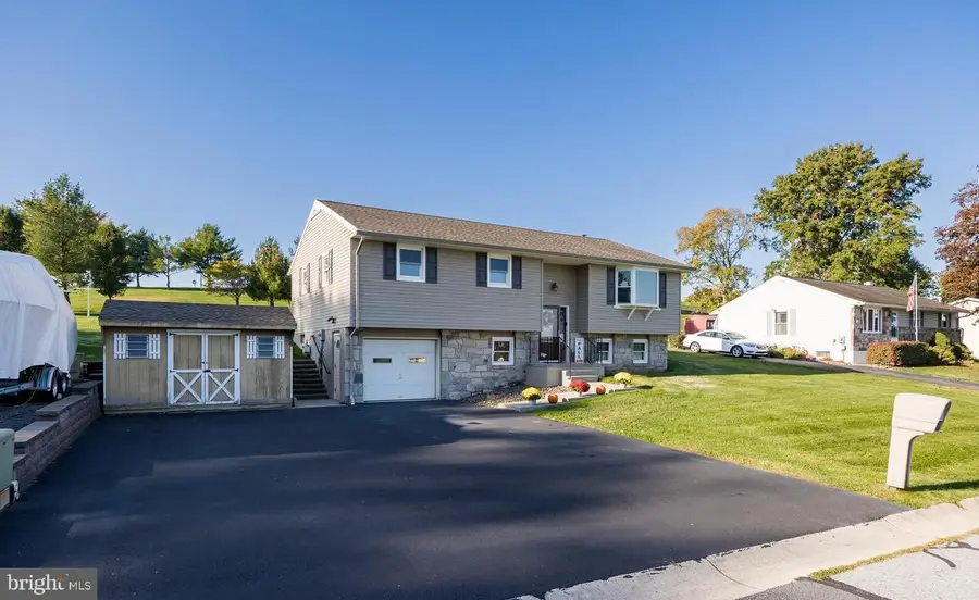 1044 E 4th St, Birdsboro, PA 19508 - #2