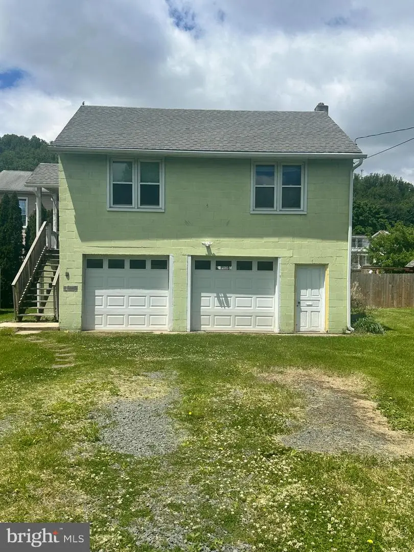 102 Myrtle Ave, Reading, PA 19606 - #1