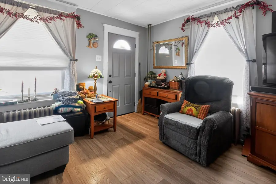114 Woodside Ave, West Lawn, PA 19609 - #2