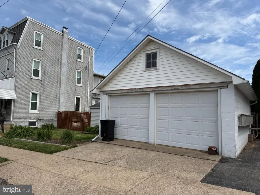 3531 Hawthorne St, Reading, PA 19605 - #2