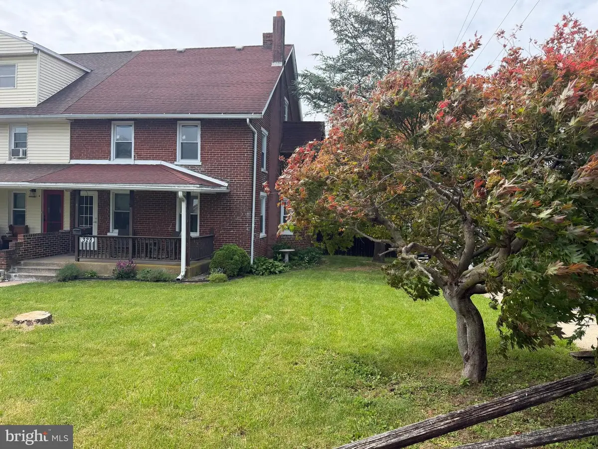 328 Franklin St, Shoemakersville, PA 19555 - #1