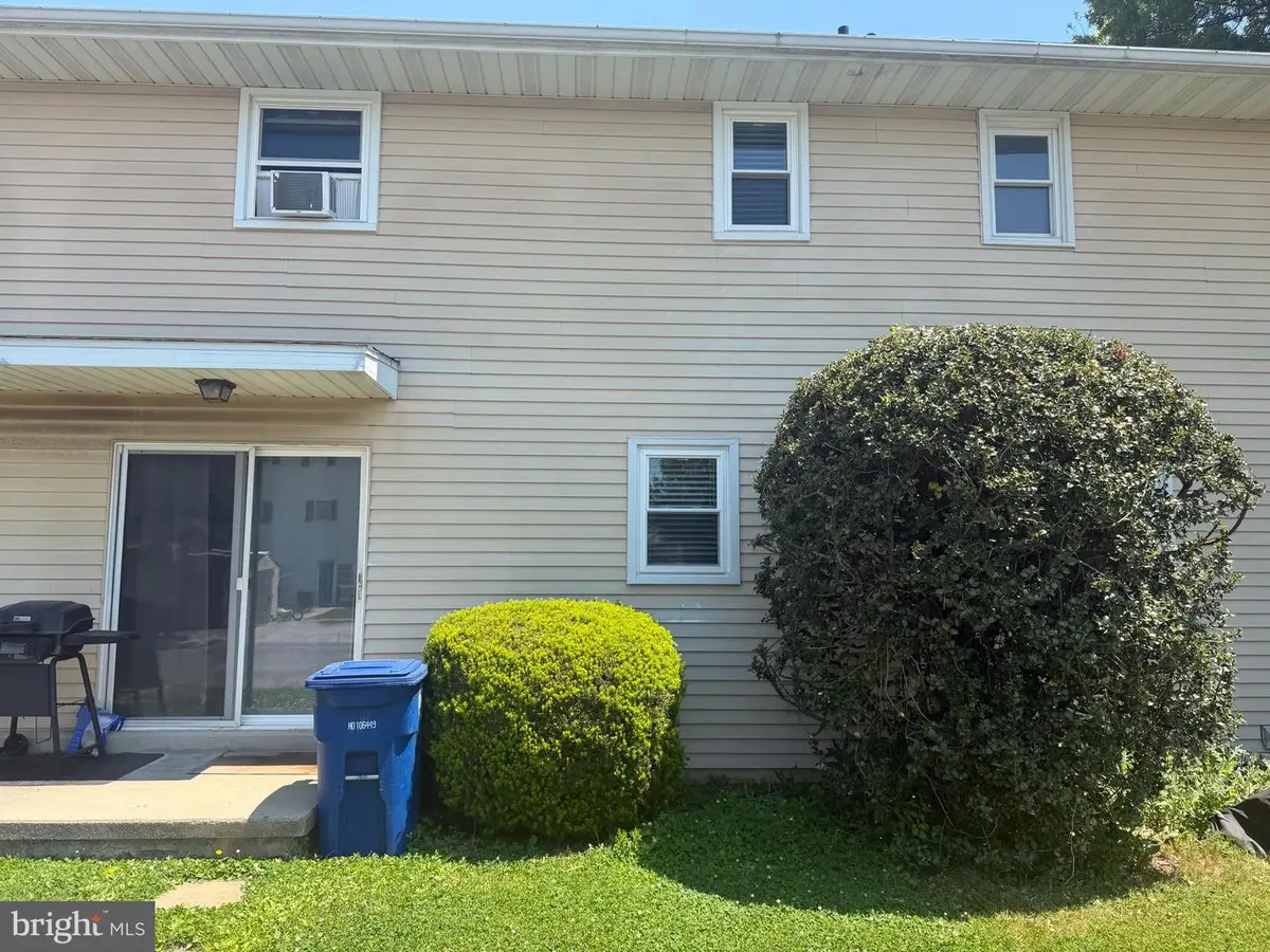 529 Linden St, Leesport, PA 19533 - #1
