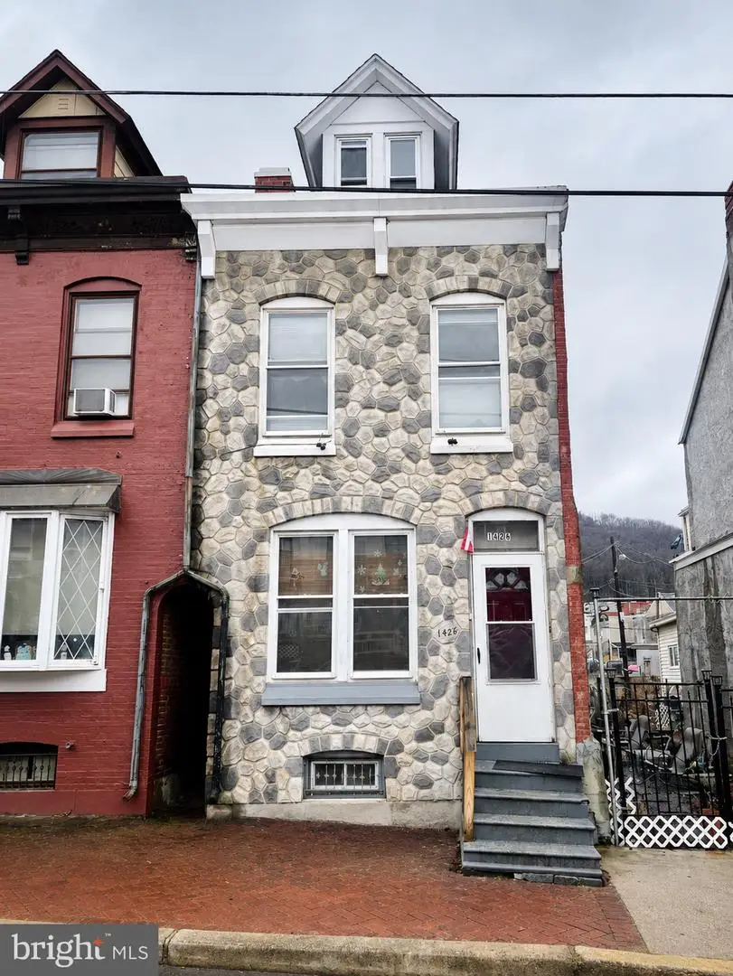 1424 Muhlenberg St, Reading, PA 19602 - #1