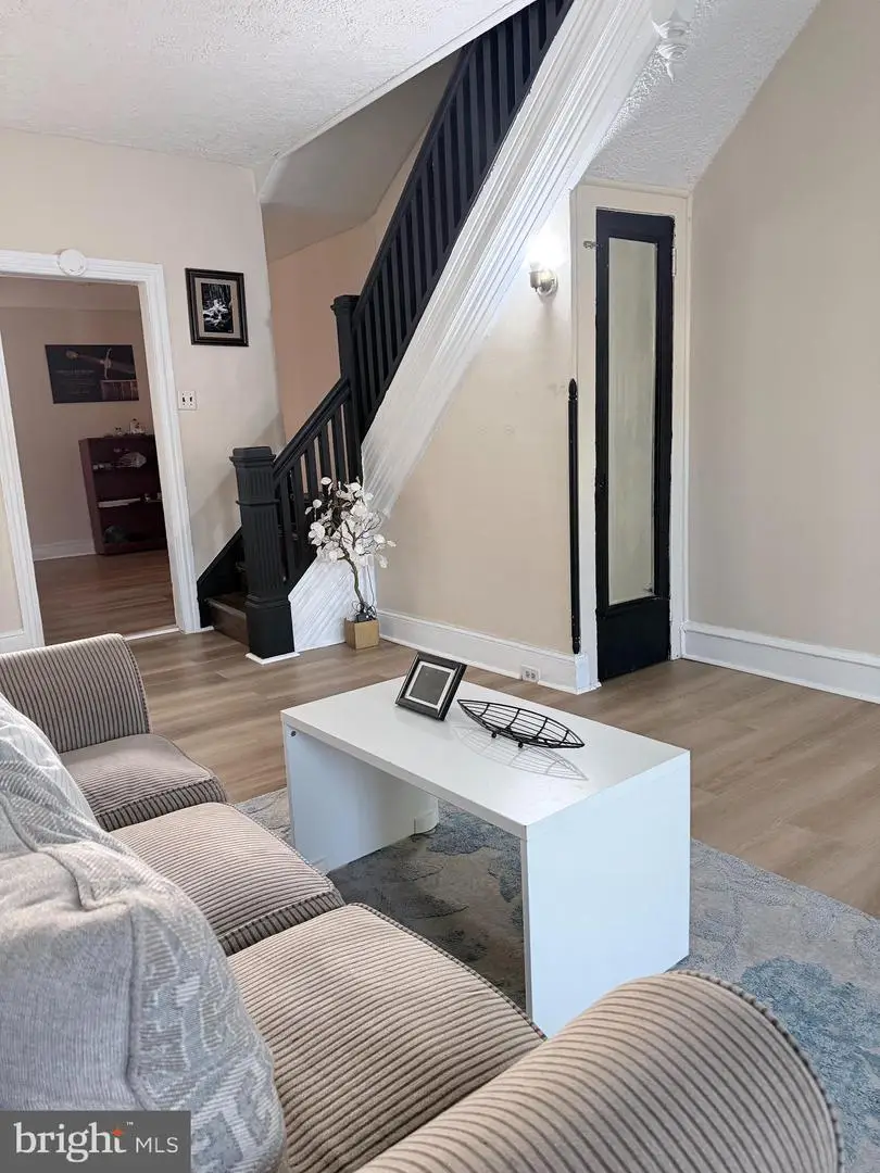 42 Maple St, Reading, PA 19602 - #3