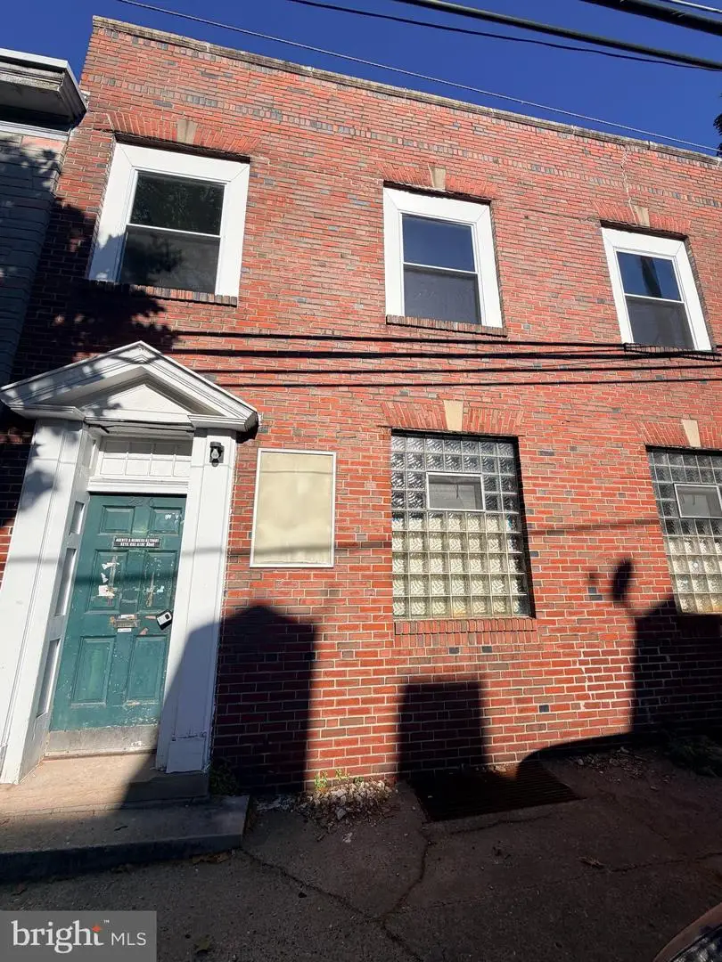 226 Orange St, Reading, PA 19602 - #2