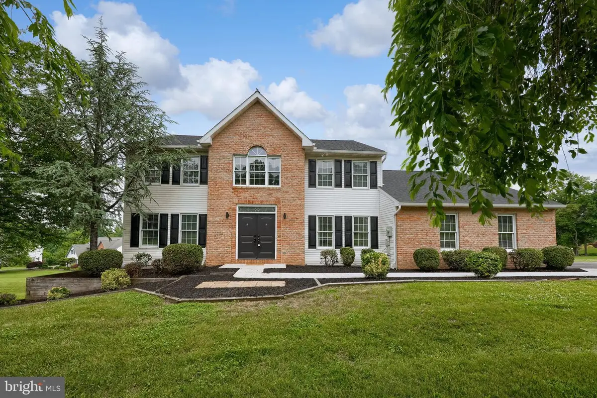 122 Beacon Hill Rd, Temple, PA 19560 - #1