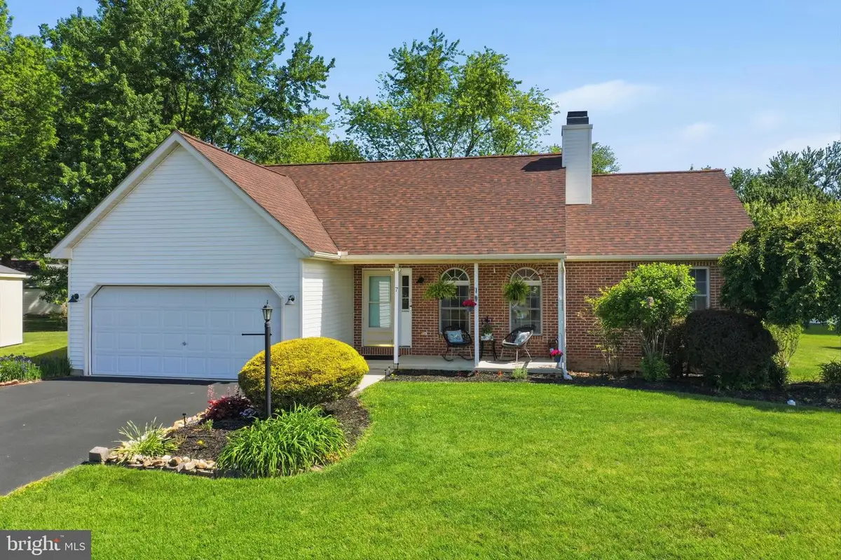 7 Esther Ln, Shoemakersville, PA 19555 - #1
