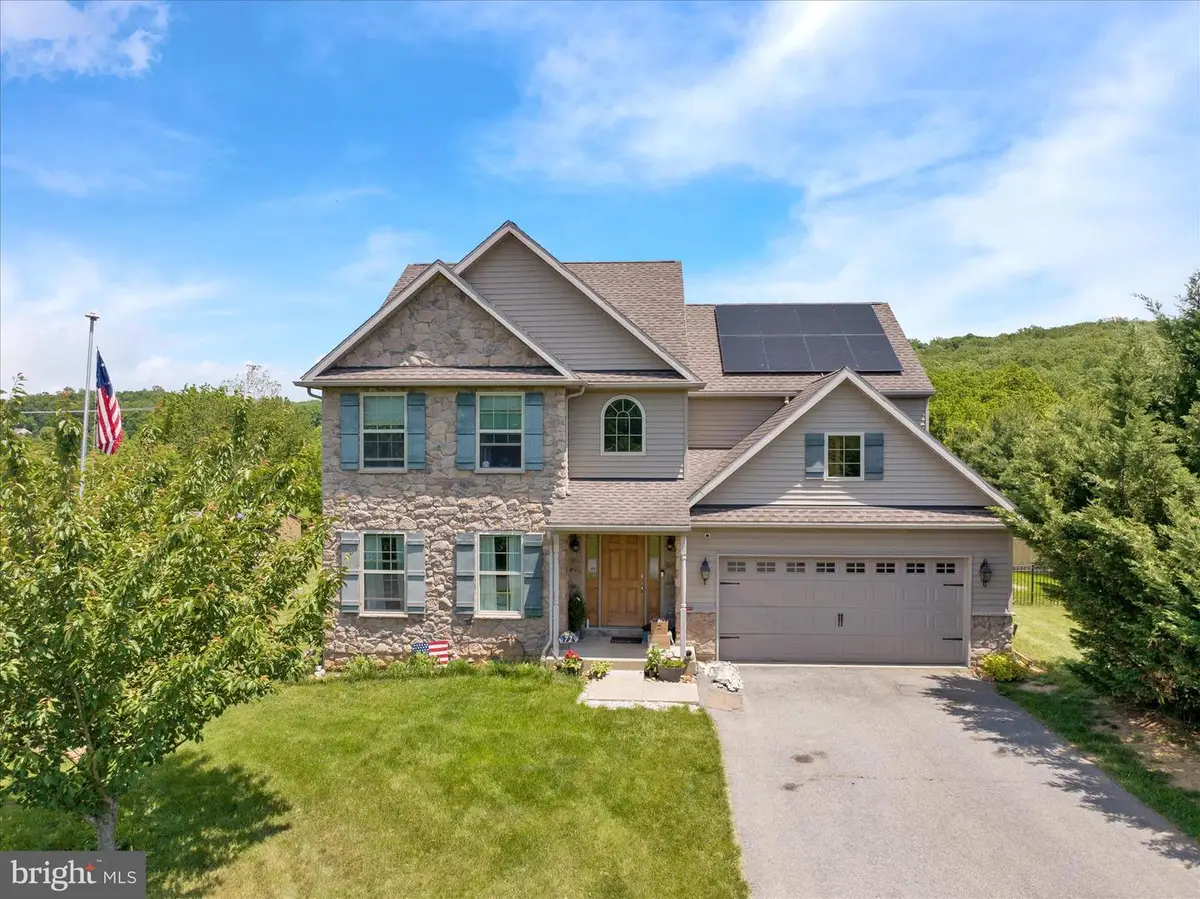 72 Cider Mill Rd, Mertztown, PA 19539 - #1