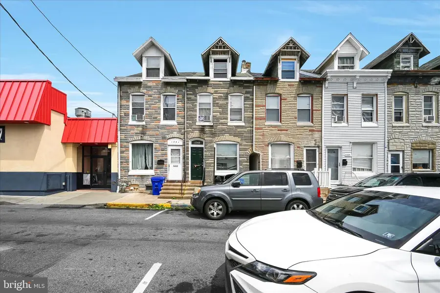 1349 Moss St, Reading, PA 19604 - #2