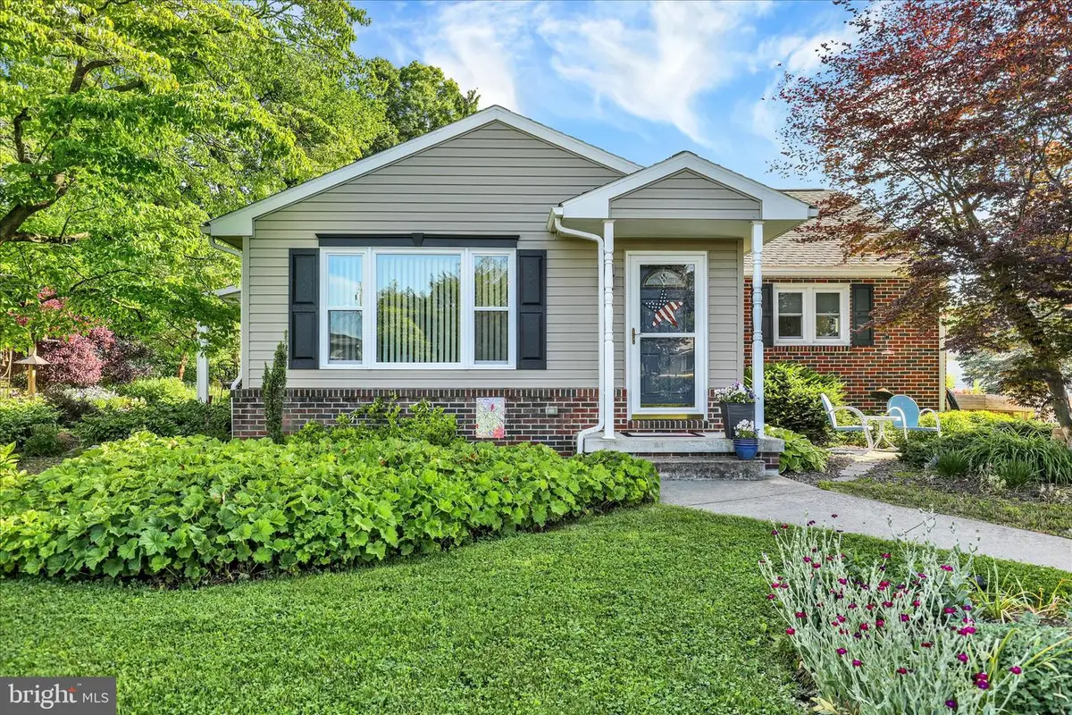 41 W College Ave, Wernersville, PA 19565 - #1