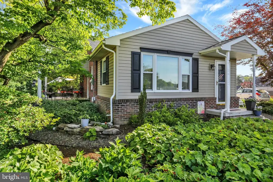 41 W College Ave, Wernersville, PA 19565 - #3