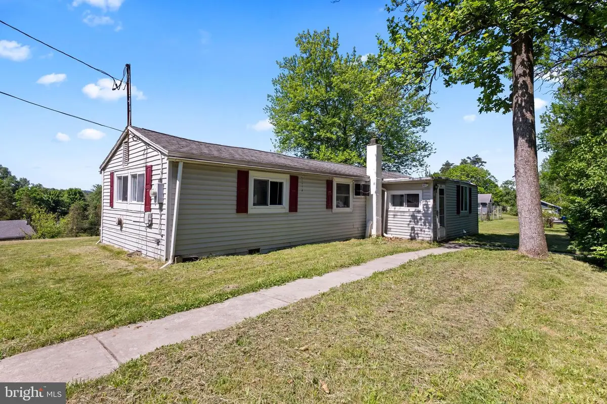 30 Perry St, Birdsboro, PA 19508 - #1