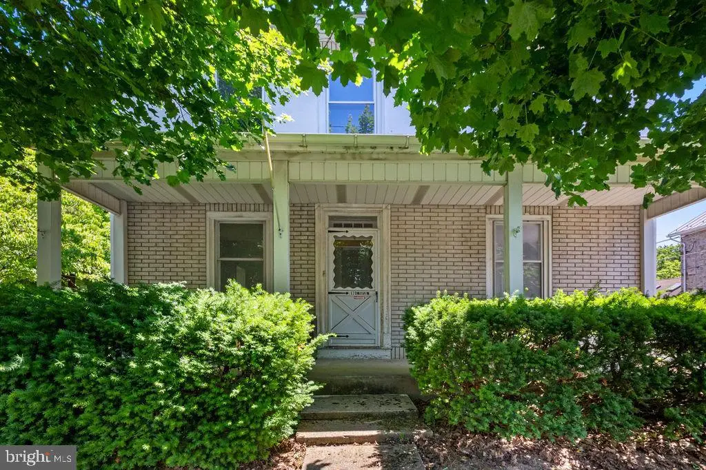 120 S Kemp St, Lyon Station, PA 19536 - #1
