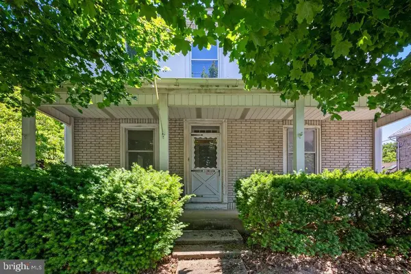 120 S Kemp St, LYON STATION, PA 19536