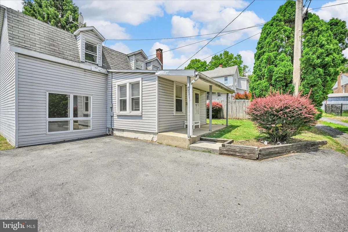 2114-r Spring, West Lawn, PA 19609 - #1