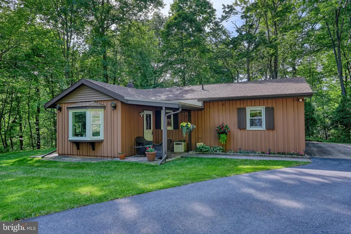 2216 S Galen Hall Rd, Reinholds, PA 17569 - #1