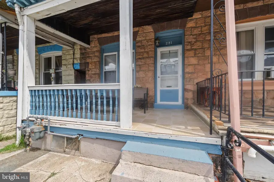 221 W Oley St, Reading, PA 19601 - #3