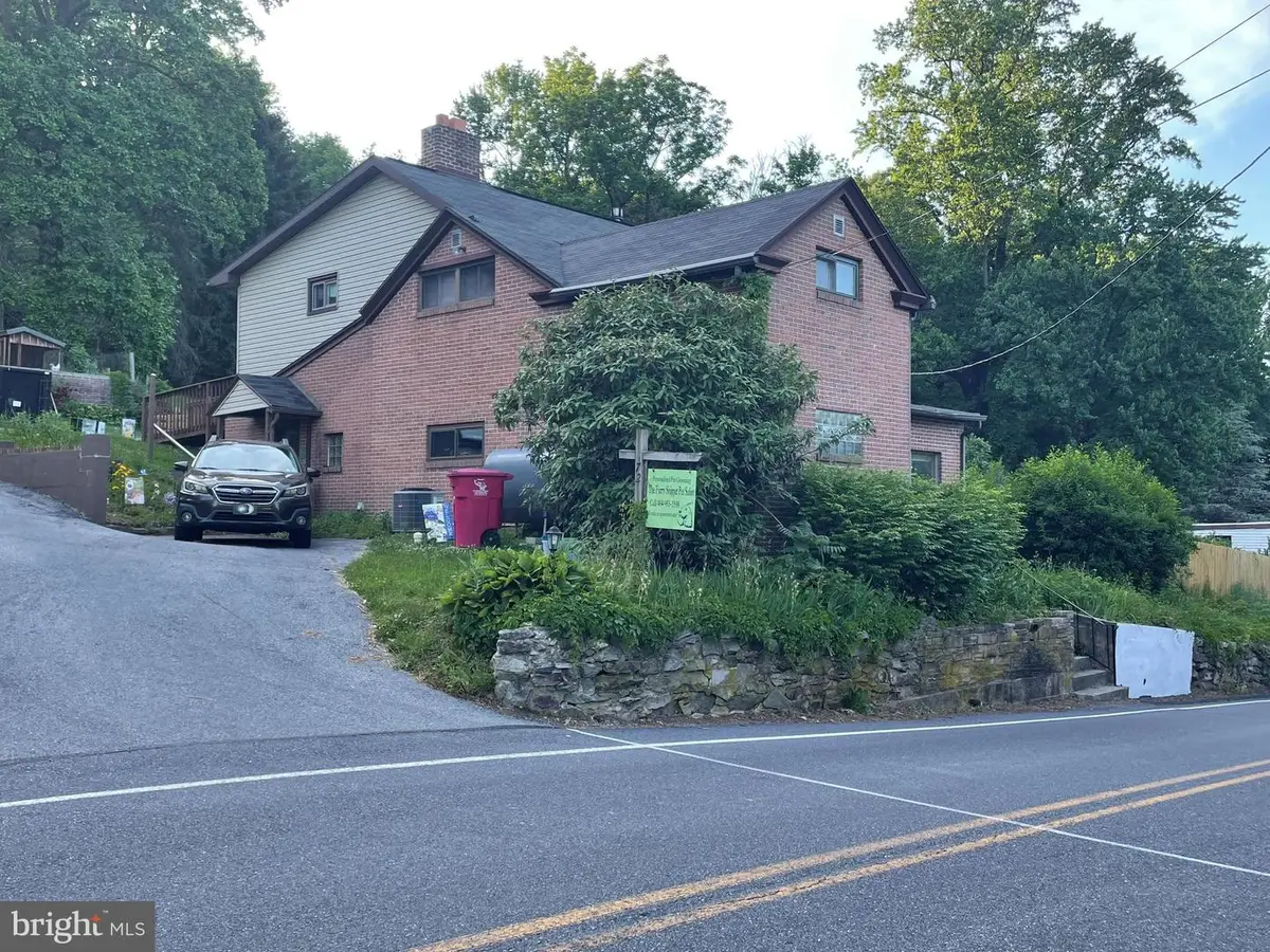 72 Preston Rd, Wernersville, PA 19565 - #1