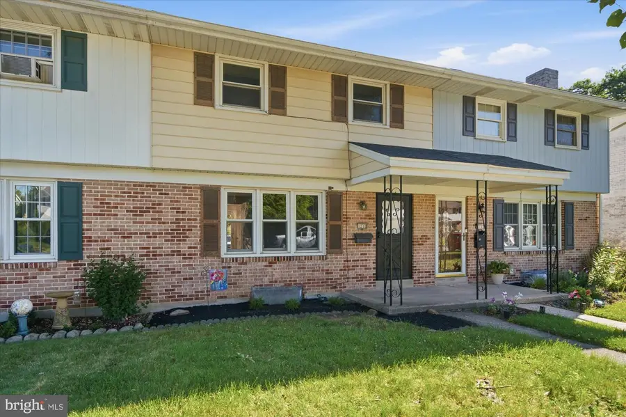 121 Pennbrook Av, Robesonia, PA 19551 - #3
