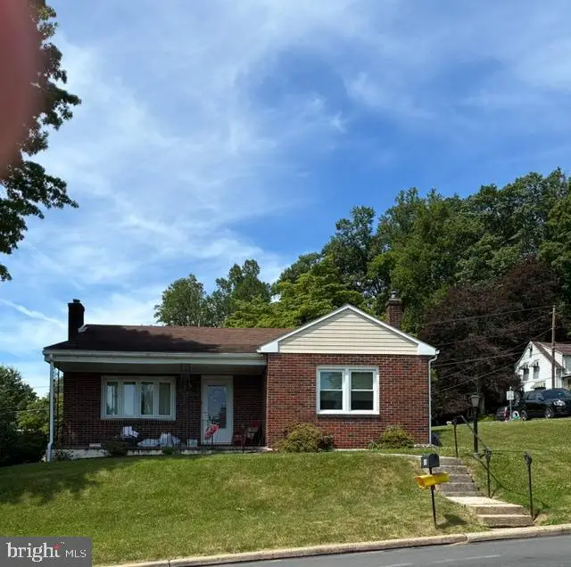 430 Summit Ave, Reading, PA 19607 - #1