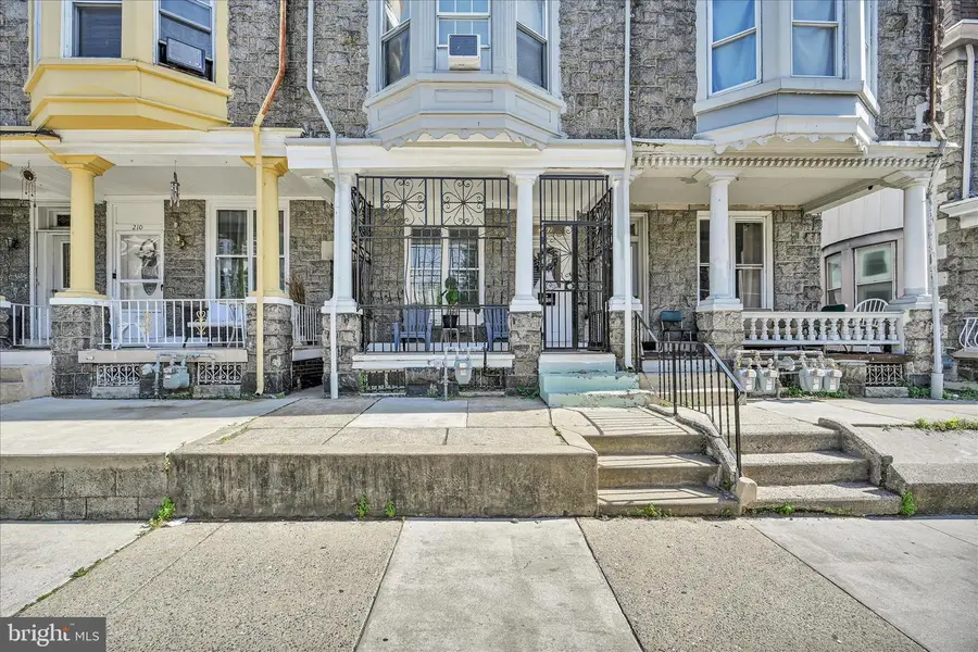 212 W Greenwich St, Reading, PA 19601 - #3