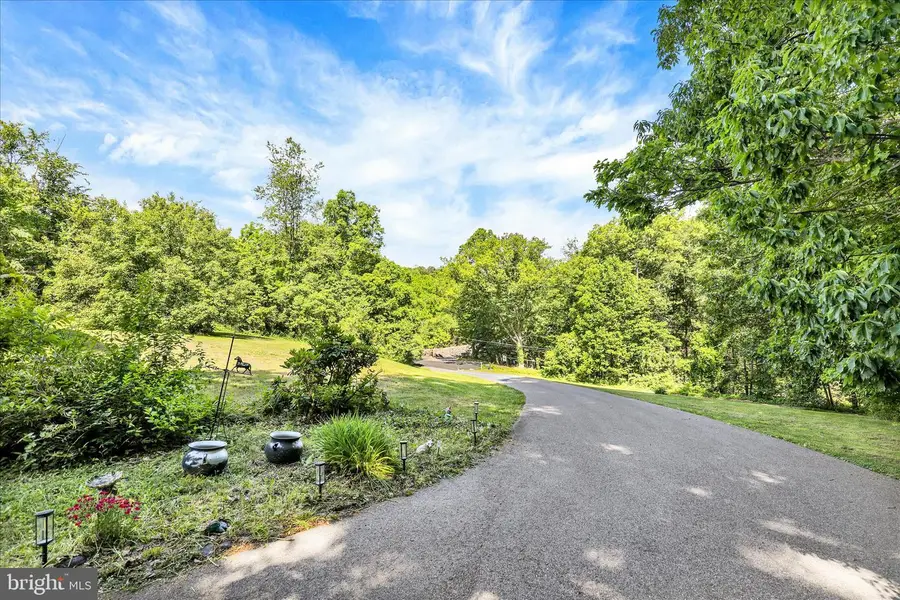 37 Beavens Rd, Reading, PA 19608 - #2