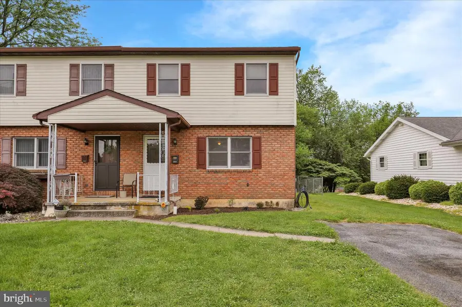 1206 Scott St, Reading, PA 19611 - #2