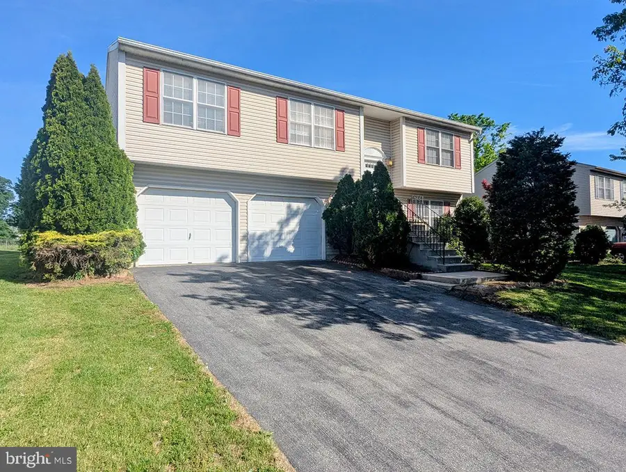 16 Dogwood Dr, Wernersville, PA 19565 - #2
