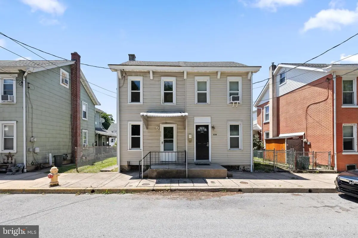 218 Cinder St, Birdsboro, PA 19508 - #1