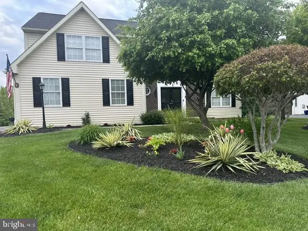 604 Farmingdale Dr, DOUGLASSVILLE, PA 19518
