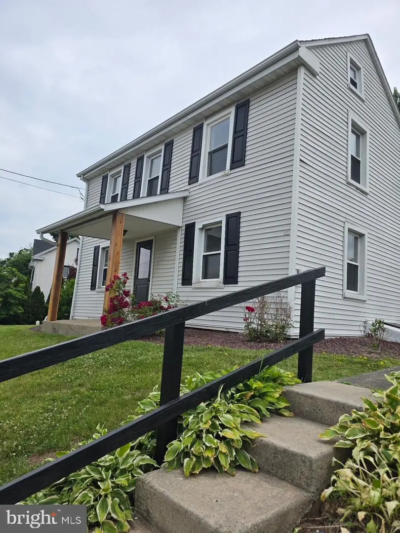 951 Old Swede Rd, Douglassville, PA 19518 - #1