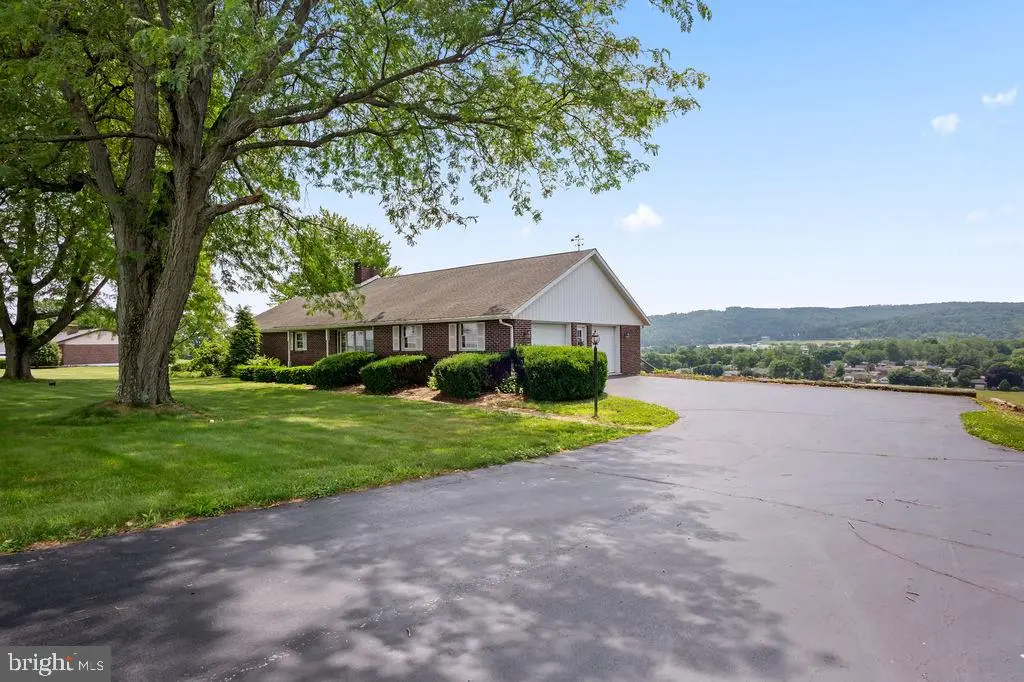350 Big Spring Rd, Robesonia, PA 19551 - #1