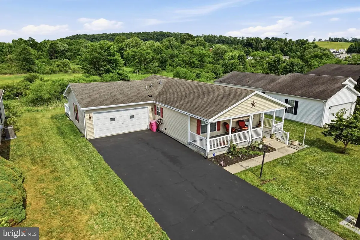 27 Eagles Watch N, Bechtelsville, PA 19505 - #1