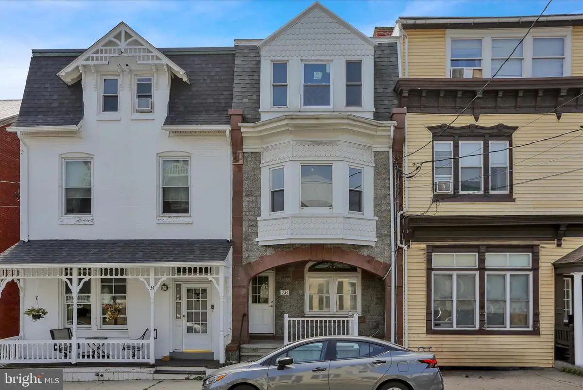 36 N 4th St, Hamburg, PA 19526 - #1