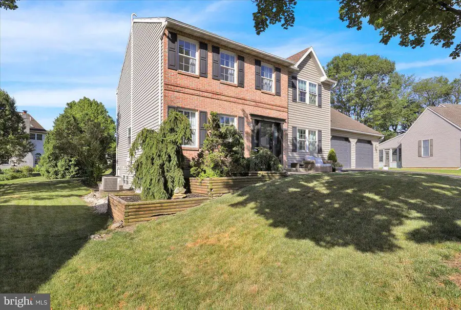 1102 Forest St, Fleetwood, PA 19522 - #3