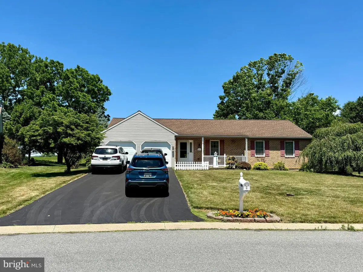 304 W Walnut Tree Dr, Blandon, PA 19510 - #1