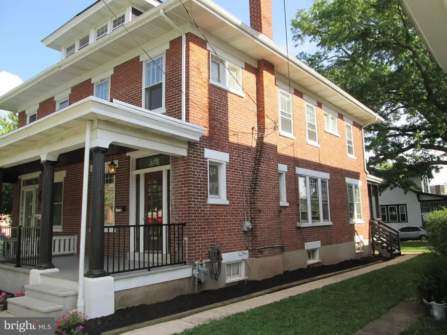 422 E 4th St, Boyertown, PA 19512 - #2