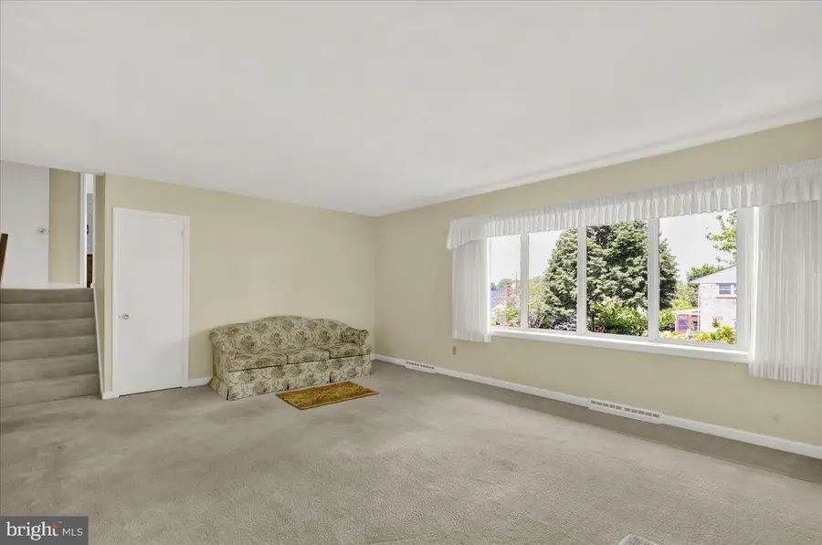 328 Wheatland Ave, Reading, PA 19607 - #3