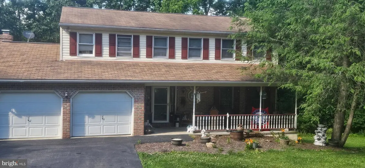 5 White Oak Dr, Fleetwood, PA 19522 - #1