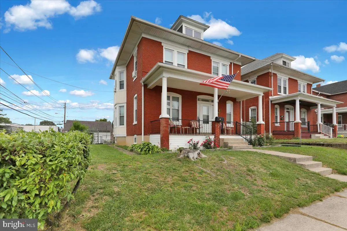 433 Eisenbrown St, Reading, PA 19605 - #1